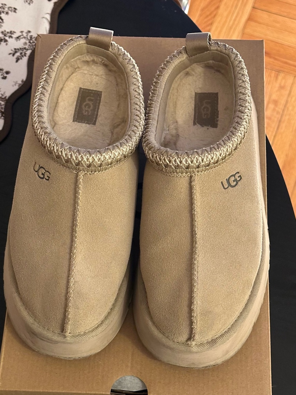 UGG Women's Slipper Slip-On Loafers in Chestnut